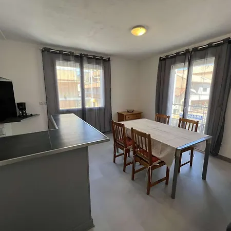 Daire Centre-ville, Petite Vue - 4 Pers. - Fr-1-701-101